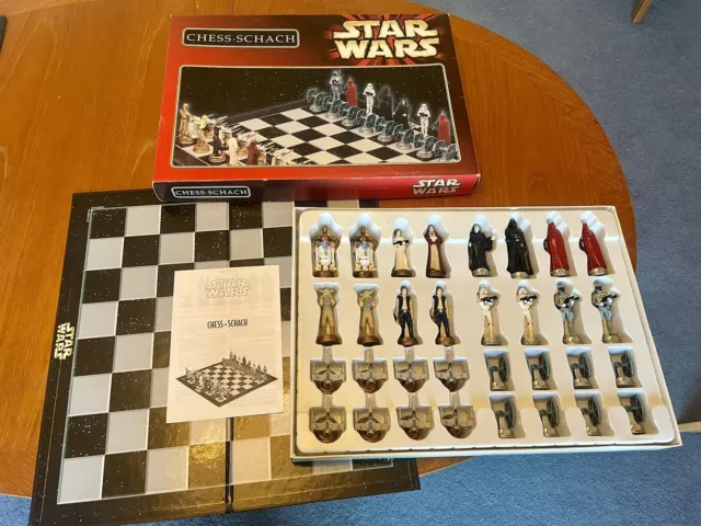 Star Wars Original Trilogy Chess / Schach Set -  Complete and Boxed