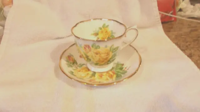 Royal Albert Yellow Tea Rose Tea Cup Teacup & Saucer England Bone China Great!