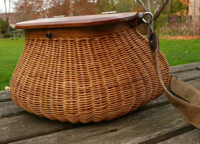 Ancien panier de pêche type Corrézien fishing vintage french basket creel wicker