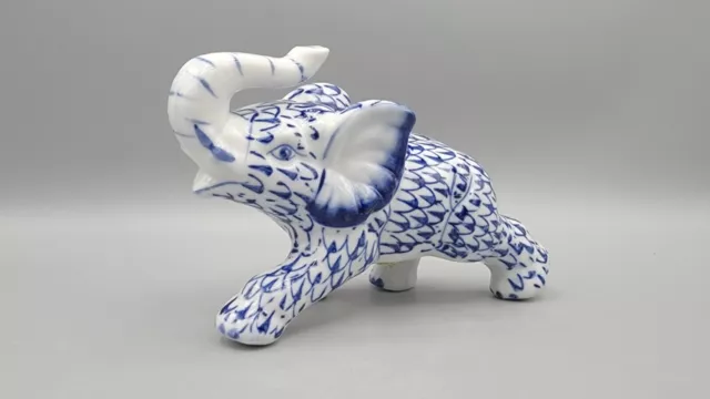 VTG Hand Painted Fishnet Elephant Cobalt Blue White Peint A La Main Porcelain