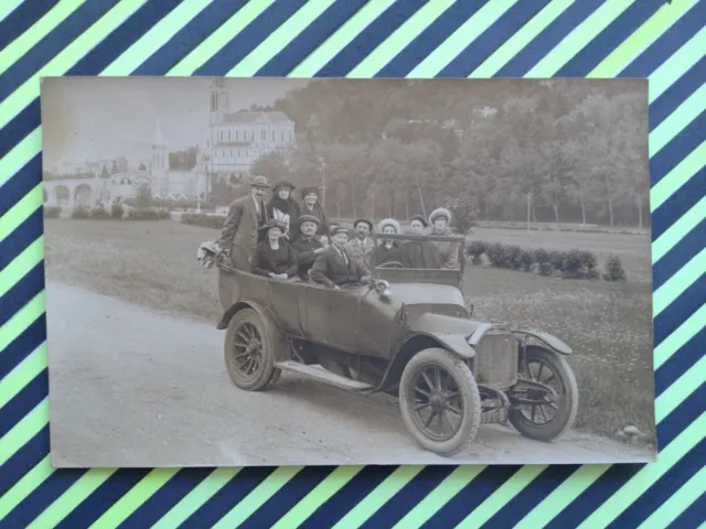 Carte Photo LOURDES vers 1930 AUTOMOBILE VOITURE CAR CARRIAGE