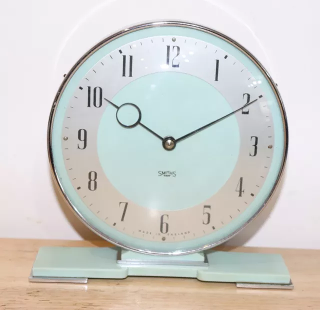 Smiths Art Deco pastel green bakelite mantle clock