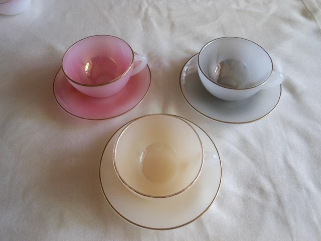 Service à Moka Arcopal Vintage 4 Tasses + Soucoupes - Verre Irisé Rose, Motif Arlequin