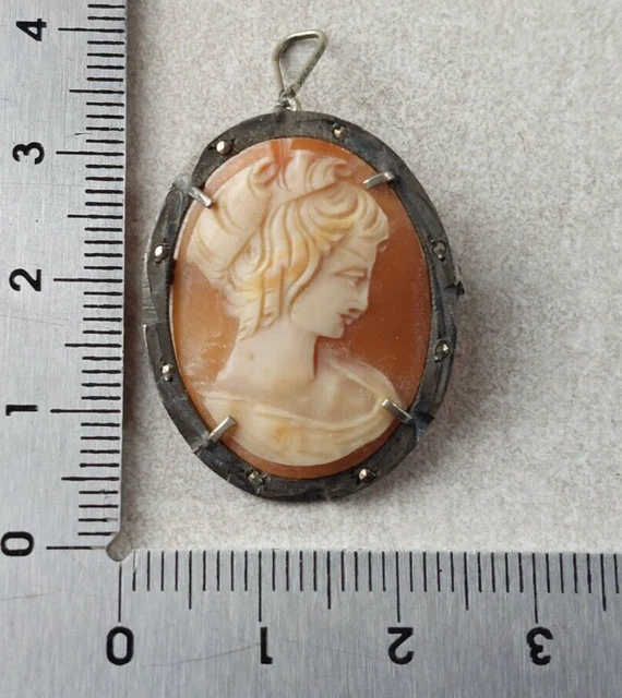 Pendentif Ancien En Or De Tolède Damascène Avec Camée Porcelaine - Vintage, Parfait État