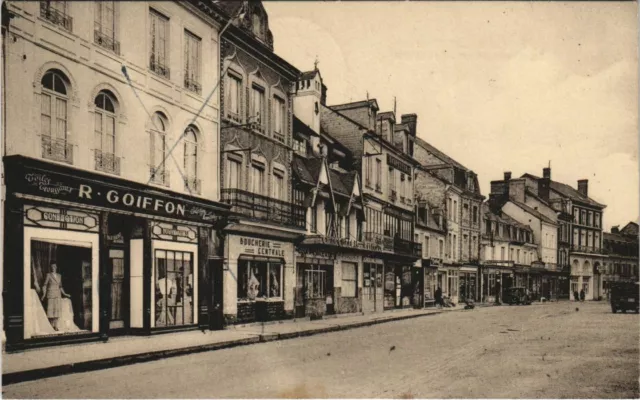 CPA BEUZEVILLE La Place de la Republique (1149037)