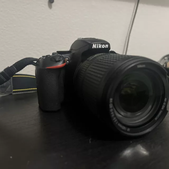 Nikon D5600 CMOS 24.2 MP Digital Camera - Black (Kit with AF-S DX NIKKOR...