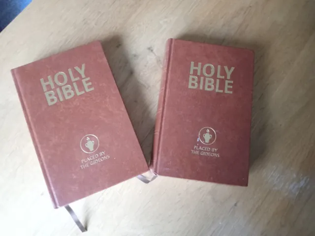 Gideon Bible Beautiful condition leather bound selling as a pair
