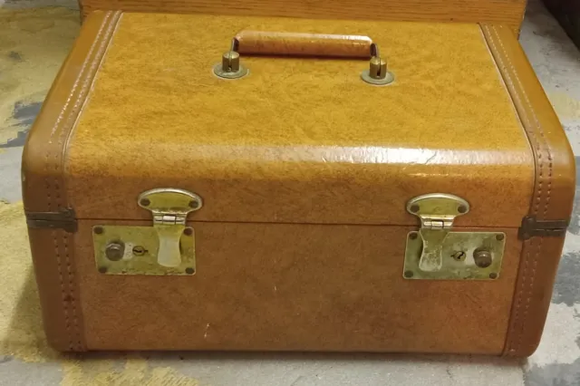 Vintage 50's Vanity Travel Case Make Up Case, Suitcase, Train Case (No Key)