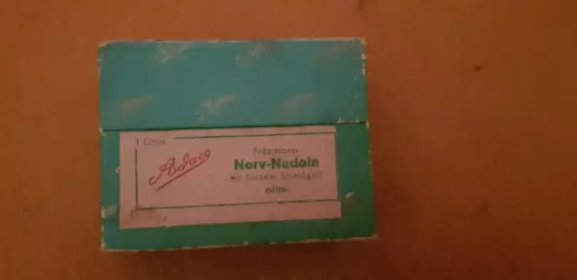 Antike Adaco Nerv-Nadeln mit kurzem Spiralgriff