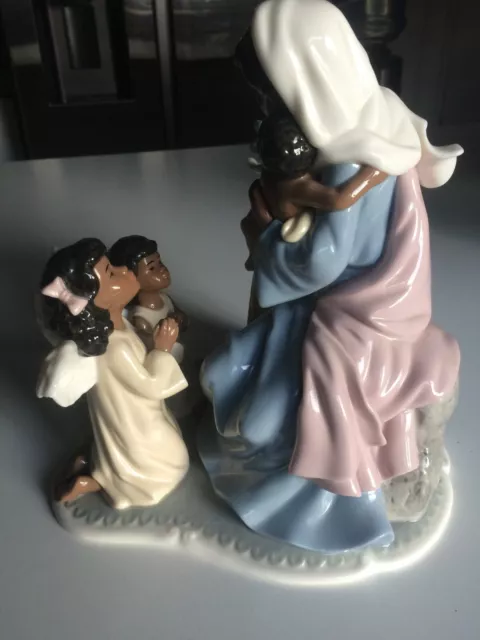 Porcelain African American Mother, Baby and 3 Angels Sculpture Lladro Style 3