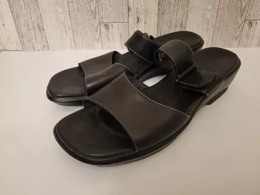 Clarks Women's Sandals Shoes Size 8.5 M Black Leather Slip on Open Toe Adj Strap