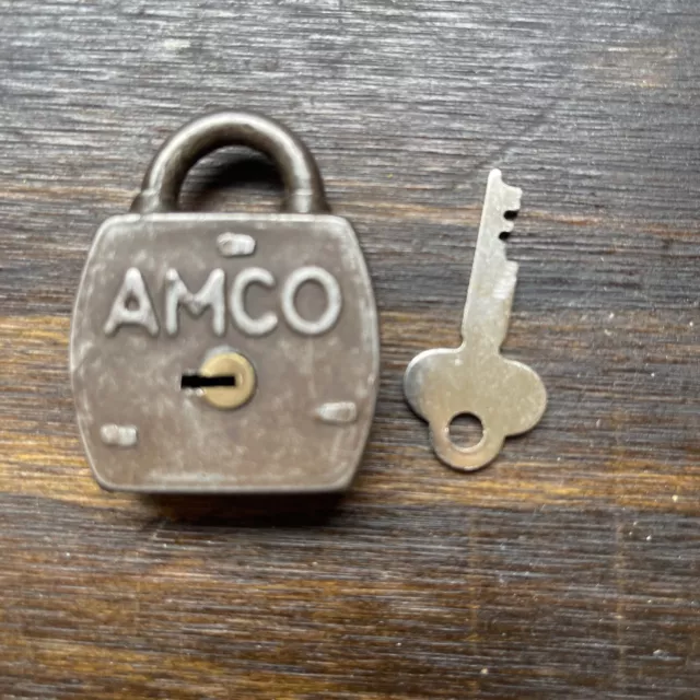 Antique Gumball Machine padlock AMCO D-? with key works Penny Cent Gum