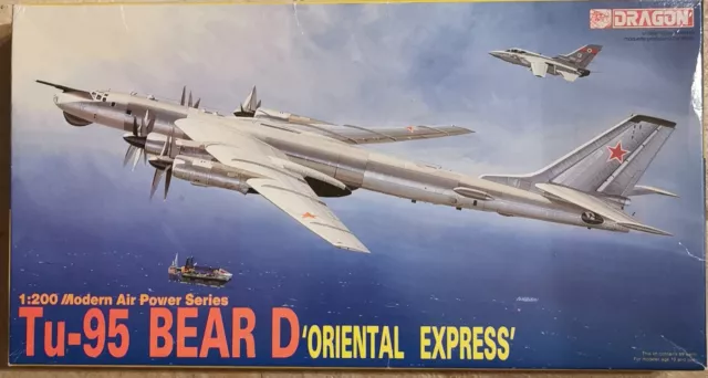 Tupolev TU-95 Bear D Model Kit in 1/200 von Dragon ML aus 1990