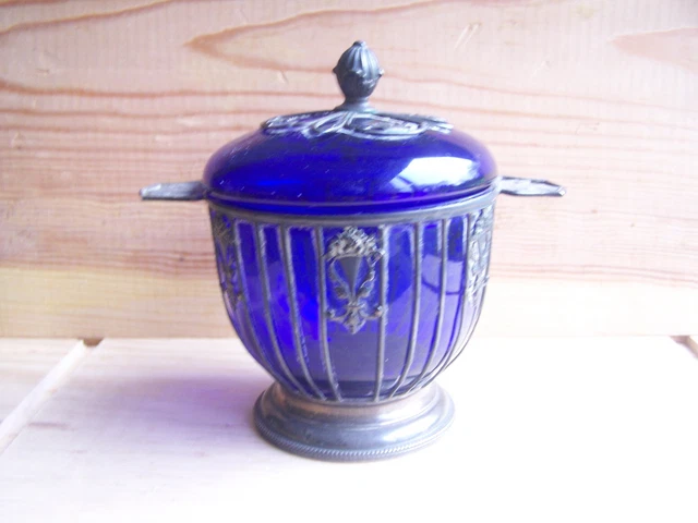Bocal tubulaire hermétique verre bleu cobalt sculpté de fruits vintage