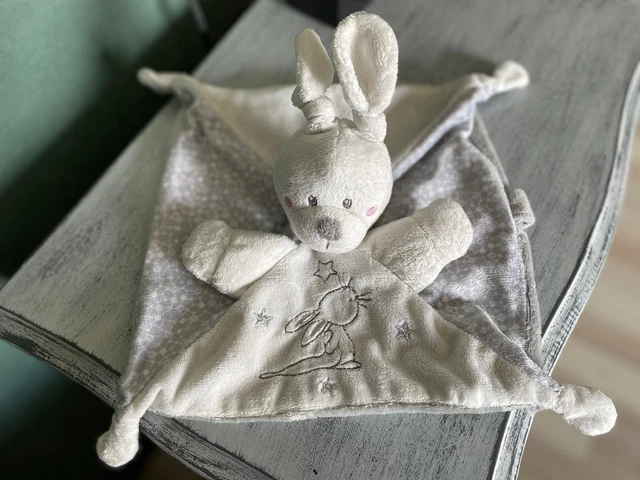 Doudou Plat Attache Tétine SIMBA Lapin Gris Blanc Oreilles Nouées
