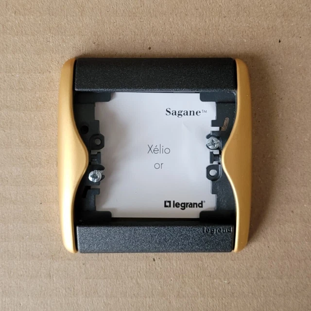 LEGRAND SAGANE Triple Plaque Xeliomat Laqué Gris 85258 xelio