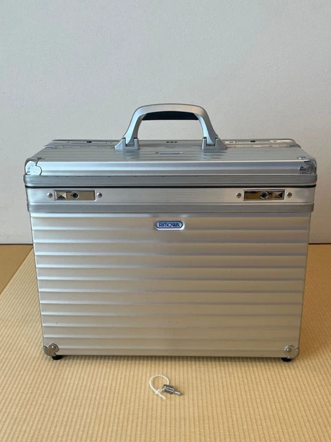 Rimowa Topas Multi-Wheel 26L Four-Wheel Suitcase Silver Junk