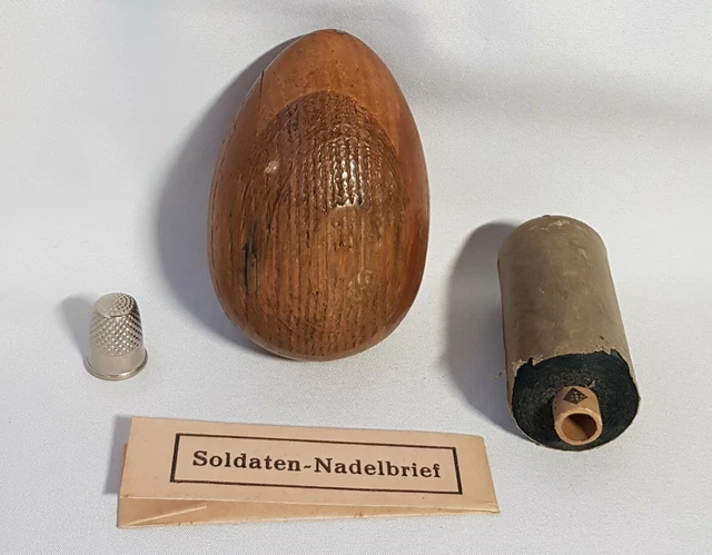 ALTES STOPFEI AUS Holz Nähutensilien Nähgarn Fingerhut Soldaten ...
