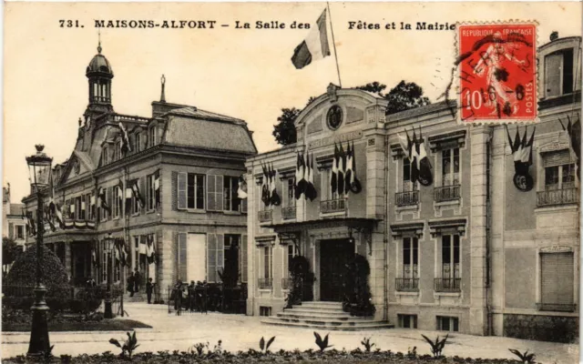 CPA MAISONS-ALFORT - La Salle den Fetes et la Mairie (659362)