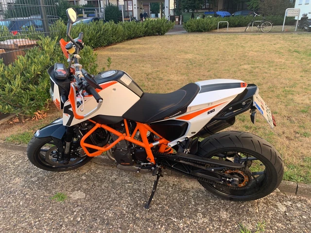 KTM DUKE 690 R / Neuwertig / EZ 04/2014 / 8000KM