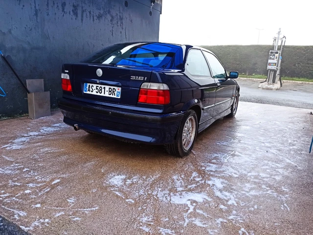 BMW 316ia 2
