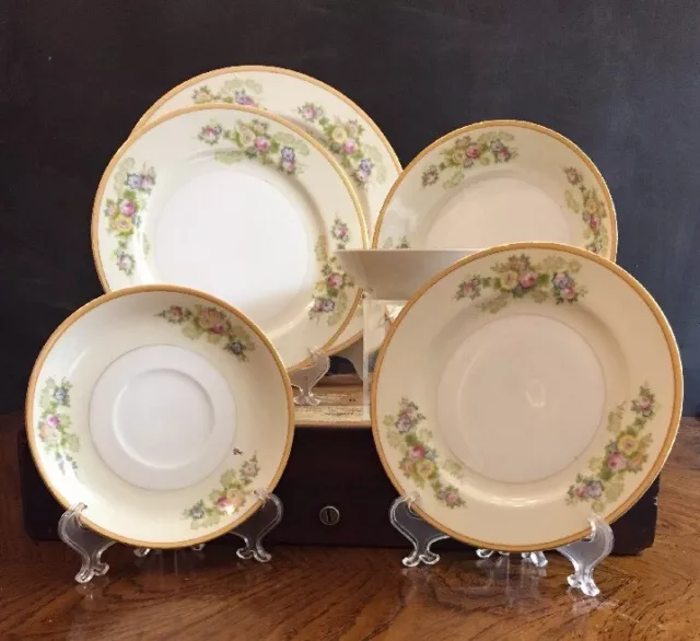 Meito China pattern MEI40 Floral Sprays Gold Rim Various Pieces: Plates & Bowls