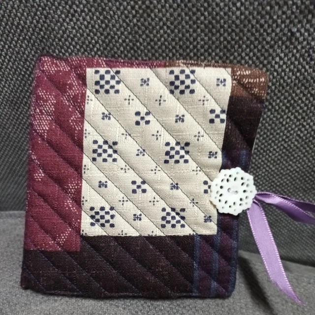 Libro/Estuche con aguja de tela índigo malva japonesa hecho a mano 10x11 cm