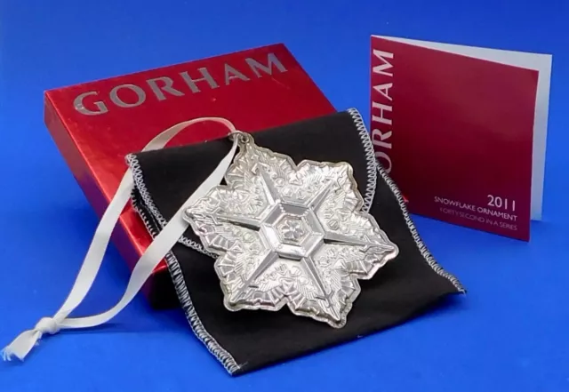 2011 Gorham Sterling Silver Embossed Snowflake Christmas Ornament w/ accessories