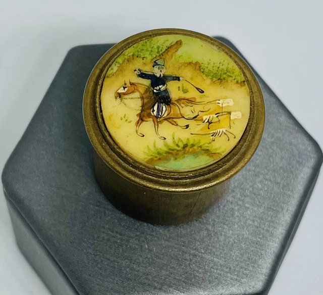 Small RARE Beautiful Hand Painted Antique 19th Century Chinese Snuff Box Signed