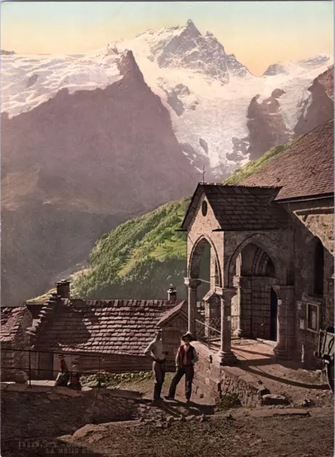 France, Dauphiné. La Grave. La Meije et l’église des Terrasses. Grenoble vintage
