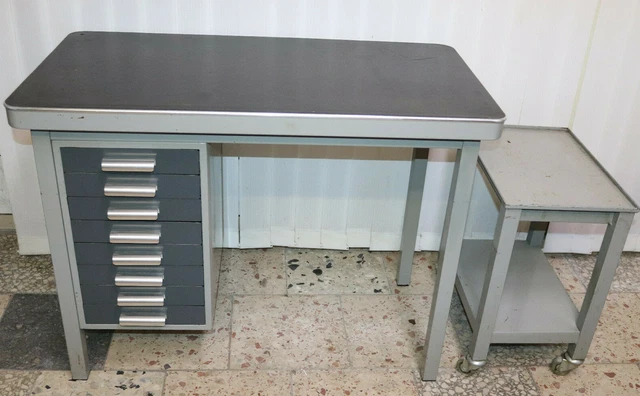Schreibtisch und Beisteller auf Rollen , Industrie Design der 60er  /'684