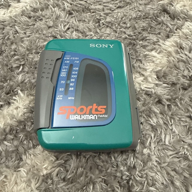 SONY SPORTS WALKMAN AM/FM Cassette Player WM-FS191 w/Headphones