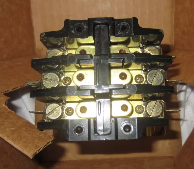 Furnas 42Be35Aj106 Contactor 30Amp 3 Pole 24 Vac, Furnas, F30-24 Gw057075