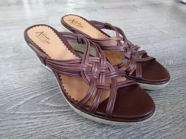 Clarks Artisan Brown Leather Wedge Strappy Comfort 87117 Womens Size 8 Sandals