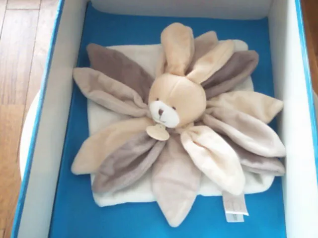 Doudou 5074 / Plat Lapin Petales "Doudou Et Cie"Beige/Taupe/Gris/Blanc-Collector