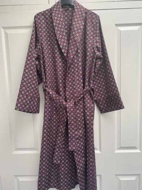 Lloyd attree and discount smith dressing gown