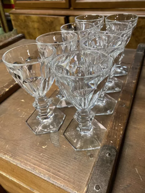 Série de 8 verres à Vin blanc en cristal de Baccarat Modèle Harcourt