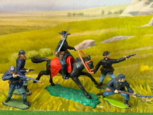 14 SOLDATS TIMPO Toys rare soldats Britains moyen age croisés