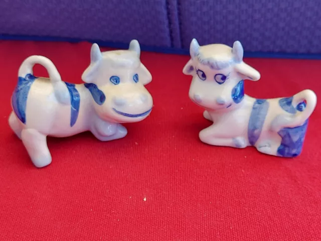 2 Stück blau weiss Keramik Cow Kuh Kühe Figuren Dekoration