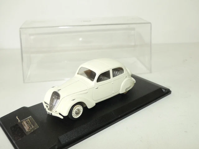 PEUGEOT 202 Berline 1938 Gris PARADCAR 085 1:43 of reference 85