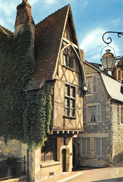 NEVERS - Vieille Maison - Sur les bords de la Loire