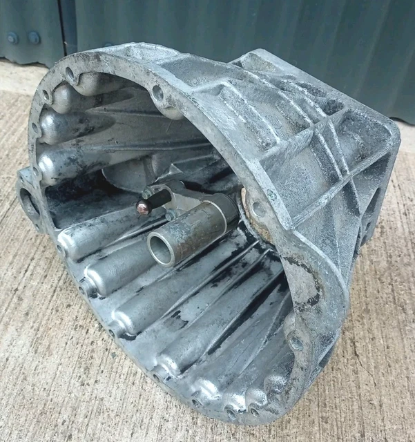 LAND ROVER DEFENDER, Discovery R380 300tdi Gearbox Bell Housing HRC2641 ...