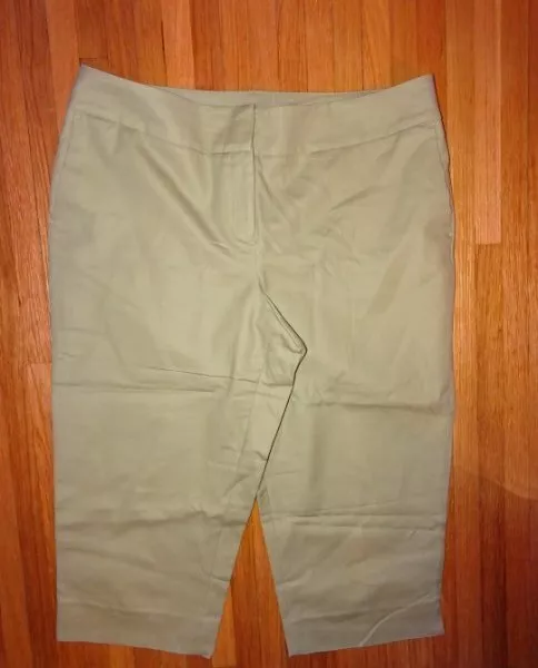 LAURA ASHLEY Womens Plus Size 16 W Green Cotton Stretch Capri Crop Pants New