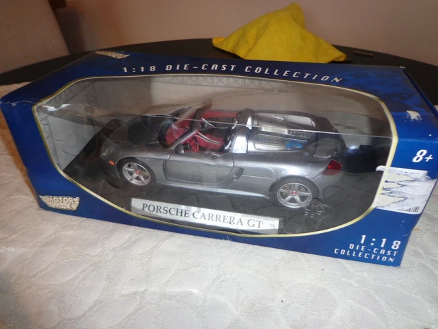 Altaya 1/43 Scale Model Car 1501IR4 - 2005 Porsche Carrera GT