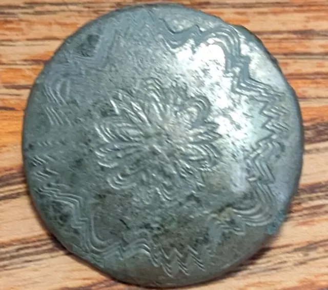 Lovely large early American colonial button of 18th century New England