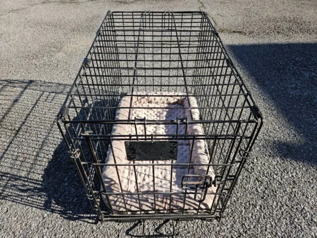 Small Folding Metal Dog Crate 22" x 13 1/4" x 16" With Dog Bed 11Lbs.