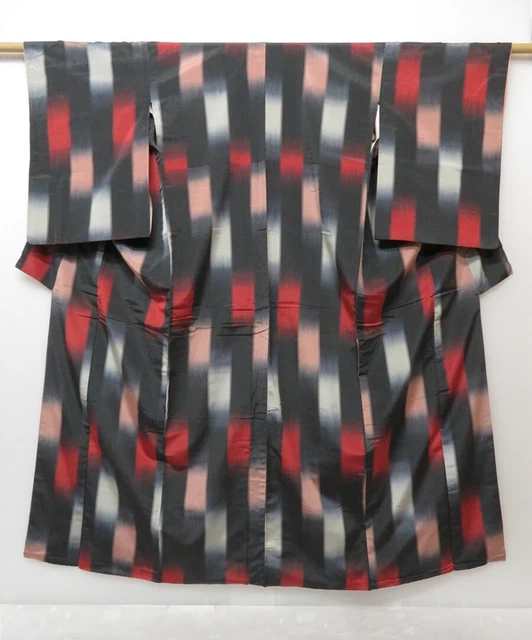 0922T09z850 Vintage Japanese Kimono Silk OMESHI Dark gray Red Pink