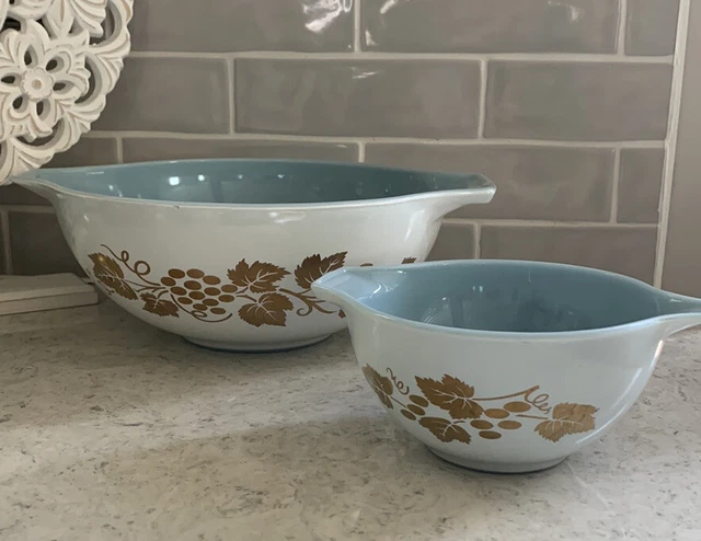 Vintage Pyrex Golden Grape Cinderella Delphite Blue Chip & Dip set 1960 Promo