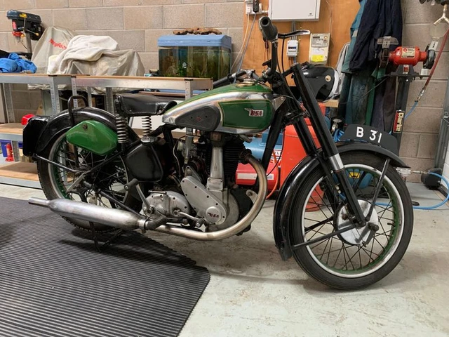 BSA B31 1952 Rigid frame speedometer in tank £2,950.00 - PicClick UK