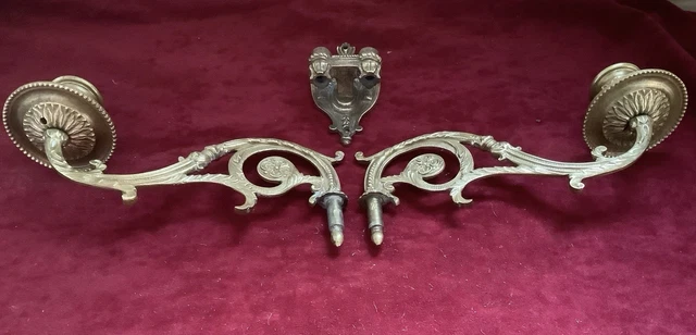 Lot De 2 Petits Bougeoirs Muraux En Bronze – 19ème Siècle – Style Louis XV / Néoclassique